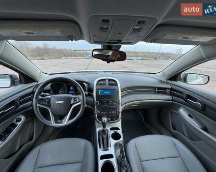 Белый Шевроле Малибу, объемом двигателя 2.5 л и пробегом 100 тыс. км за 10000 $, фото 26 на Automoto.ua