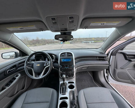 Белый Шевроле Малибу, объемом двигателя 2.5 л и пробегом 100 тыс. км за 10000 $, фото 45 на Automoto.ua