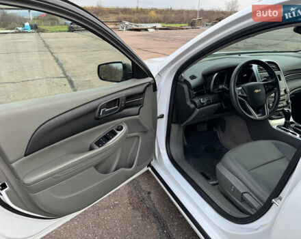 Белый Шевроле Малибу, объемом двигателя 2.5 л и пробегом 100 тыс. км за 10000 $, фото 12 на Automoto.ua