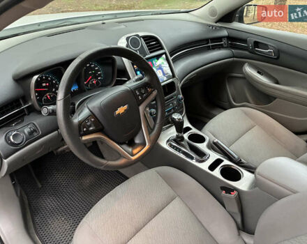 Белый Шевроле Малибу, объемом двигателя 2.46 л и пробегом 167 тыс. км за 8500 $, фото 6 на Automoto.ua