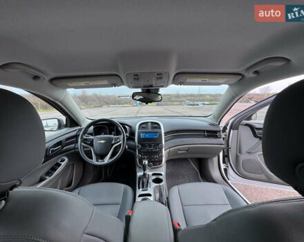 Белый Шевроле Малибу, объемом двигателя 2.5 л и пробегом 100 тыс. км за 10000 $, фото 46 на Automoto.ua