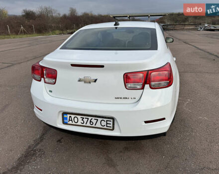 Белый Шевроле Малибу, объемом двигателя 2.5 л и пробегом 100 тыс. км за 10000 $, фото 5 на Automoto.ua