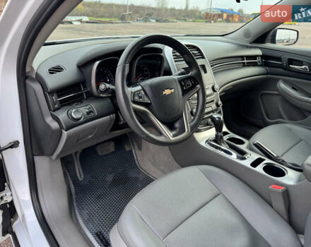 Белый Шевроле Малибу, объемом двигателя 2.5 л и пробегом 100 тыс. км за 10000 $, фото 13 на Automoto.ua