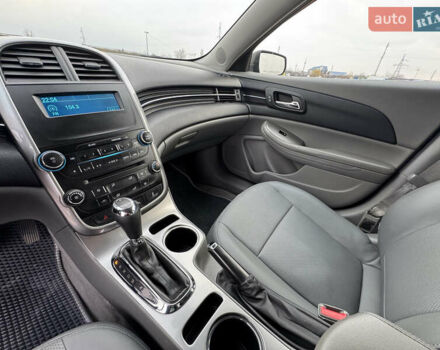 Белый Шевроле Малибу, объемом двигателя 2.5 л и пробегом 100 тыс. км за 10000 $, фото 22 на Automoto.ua