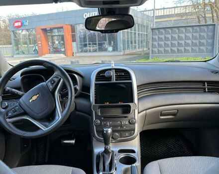 Шевроле Малибу 2014 в Ставище на Automoto.ua Белый Шевроле Малибу, объемом двигателя 2.46 л и пробегом 166 тыс. км за 7700 $, фото 8 на Automoto.ua