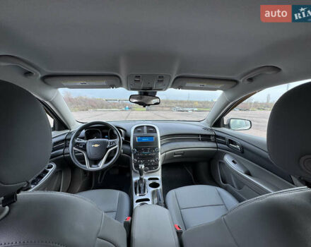 Белый Шевроле Малибу, объемом двигателя 2.5 л и пробегом 100 тыс. км за 10000 $, фото 25 на Automoto.ua