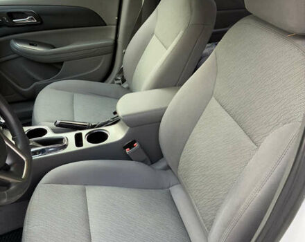 Шевроле Малибу 2014 в Ставище на Automoto.ua Белый Шевроле Малибу, объемом двигателя 2.46 л и пробегом 166 тыс. км за 7700 $, фото 19 на Automoto.ua