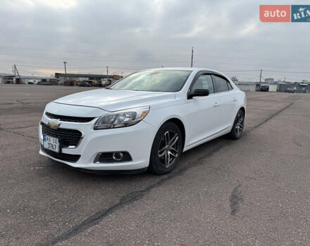 Белый Шевроле Малибу, объемом двигателя 2.5 л и пробегом 100 тыс. км за 10000 $, фото 2 на Automoto.ua