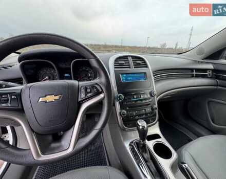 Белый Шевроле Малибу, объемом двигателя 2.5 л и пробегом 100 тыс. км за 10000 $, фото 27 на Automoto.ua