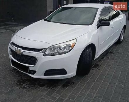 Белый Шевроле Малибу, объемом двигателя 2.5 л и пробегом 180 тыс. км за 8000 $, фото 2 на Automoto.ua