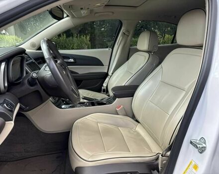 Белый Шевроле Малибу, объемом двигателя 2.5 л и пробегом 75 тыс. км за 7000 $, фото 6 на Automoto.ua