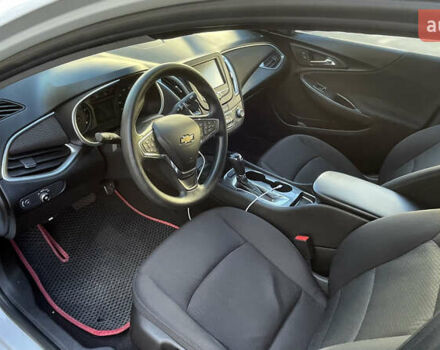 Белый Шевроле Малибу, объемом двигателя 1.5 л и пробегом 188 тыс. км за 10000 $, фото 11 на Automoto.ua