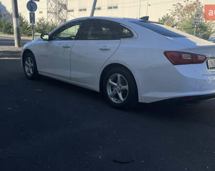 Белый Шевроле Малибу, объемом двигателя 1.5 л и пробегом 188 тыс. км за 10000 $, фото 7 на Automoto.ua