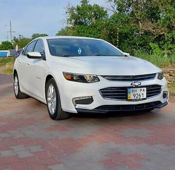 Белый Шевроле Малибу, объемом двигателя 1.49 л и пробегом 130 тыс. км за 10200 $, фото 1 на Automoto.ua