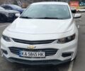 Белый Шевроле Малибу, объемом двигателя 1.8 л и пробегом 250 тыс. км за 10500 $, фото 1 на Automoto.ua