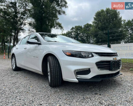 Белый Шевроле Малибу, объемом двигателя 1.5 л и пробегом 133 тыс. км за 11000 $, фото 3 на Automoto.ua