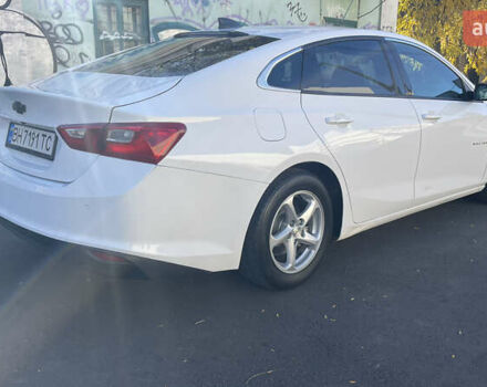 Белый Шевроле Малибу, объемом двигателя 1.5 л и пробегом 188 тыс. км за 10000 $, фото 2 на Automoto.ua