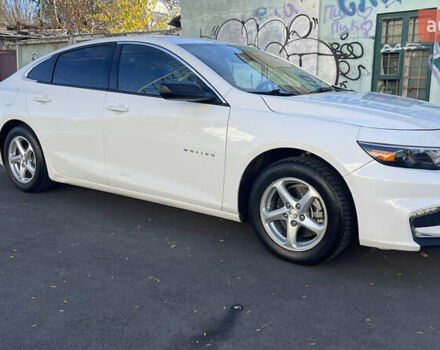 Белый Шевроле Малибу, объемом двигателя 1.5 л и пробегом 188 тыс. км за 10000 $, фото 4 на Automoto.ua
