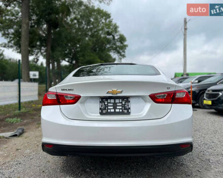 Белый Шевроле Малибу, объемом двигателя 1.5 л и пробегом 133 тыс. км за 11000 $, фото 5 на Automoto.ua