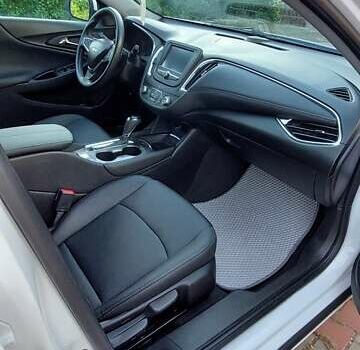 Белый Шевроле Малибу, объемом двигателя 1.49 л и пробегом 130 тыс. км за 10200 $, фото 6 на Automoto.ua