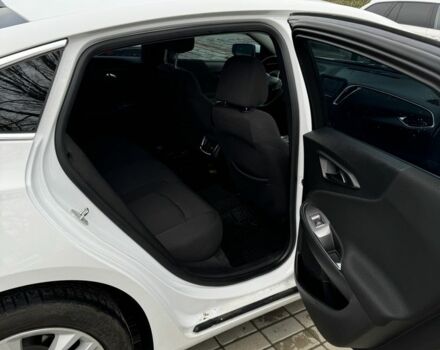 Белый Шевроле Малибу, объемом двигателя 1.5 л и пробегом 70 тыс. км за 11200 $, фото 6 на Automoto.ua