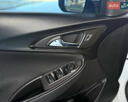 Белый Шевроле Малибу, объемом двигателя 1.5 л и пробегом 80 тыс. км за 10500 $, фото 32 на Automoto.ua