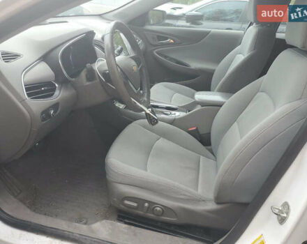 Белый Шевроле Малибу, объемом двигателя 1.8 л и пробегом 164 тыс. км за 12700 $, фото 6 на Automoto.ua