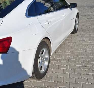 Білий Шевроле Малібу, об'ємом двигуна 1.49 л та пробігом 158 тис. км за 11000 $, фото 4 на Automoto.ua