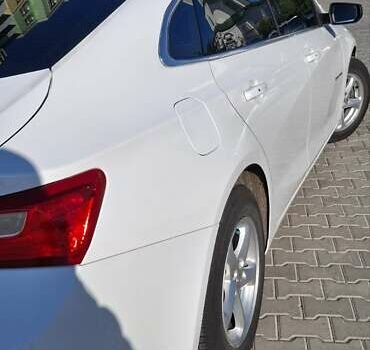 Білий Шевроле Малібу, об'ємом двигуна 1.49 л та пробігом 158 тис. км за 11000 $, фото 2 на Automoto.ua