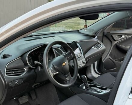 Белый Шевроле Малибу, объемом двигателя 1.5 л и пробегом 577 тыс. км за 14000 $, фото 2 на Automoto.ua