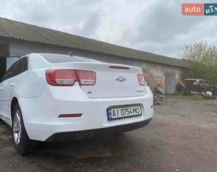 Белый Шевроле Малибу, объемом двигателя 2.5 л и пробегом 180 тыс. км за 8000 $, фото 1 на Automoto.ua