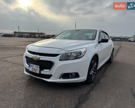 Белый Шевроле Малибу, объемом двигателя 2.5 л и пробегом 100 тыс. км за 10000 $, фото 1 на Automoto.ua