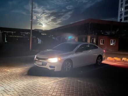 Белый Шевроле Малибу, объемом двигателя 1.5 л и пробегом 110 тыс. км за 9500 $, фото 1 на Automoto.ua