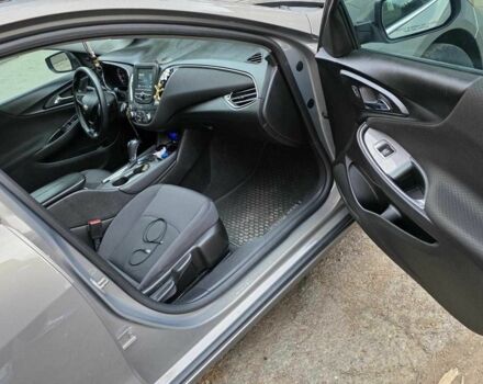 Серый Шевроле Малибу, объемом двигателя 1.5 л и пробегом 65 тыс. км за 7800 $, фото 5 на Automoto.ua