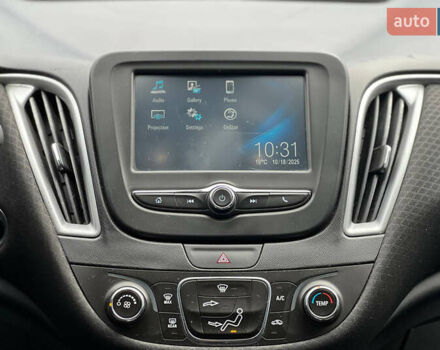 Серый Шевроле Малибу, объемом двигателя 1.49 л и пробегом 323 тыс. км за 11500 $, фото 17 на Automoto.ua