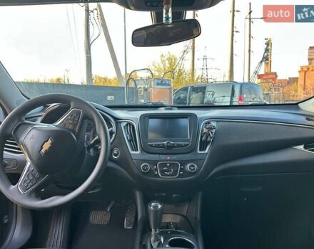 Сірий Шевроле Малібу, об'ємом двигуна 1.49 л та пробігом 73 тис. км за 11500 $, фото 11 на Automoto.ua