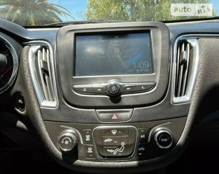 Серый Шевроле Малибу, объемом двигателя 2 л и пробегом 145 тыс. км за 2000 $, фото 18 на Automoto.ua