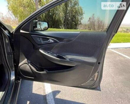 Серый Шевроле Малибу, объемом двигателя 2 л и пробегом 145 тыс. км за 2000 $, фото 11 на Automoto.ua