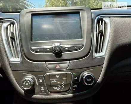 Серый Шевроле Малибу, объемом двигателя 2 л и пробегом 145 тыс. км за 2000 $, фото 17 на Automoto.ua