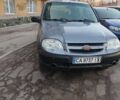 Белый Шевроле Нива, объемом двигателя 1.59 л и пробегом 160 тыс. км за 4500 $, фото 1 на Automoto.ua