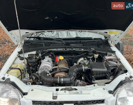 Белый Шевроле Нива, объемом двигателя 1.69 л и пробегом 157 тыс. км за 6150 $, фото 13 на Automoto.ua