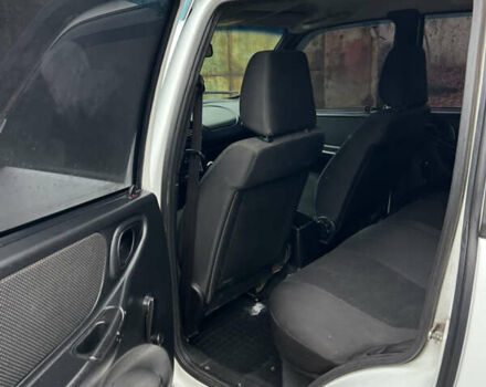 Белый Шевроле Нива, объемом двигателя 1.69 л и пробегом 157 тыс. км за 5999 $, фото 19 на Automoto.ua