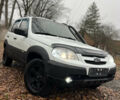 Белый Шевроле Нива, объемом двигателя 1.69 л и пробегом 157 тыс. км за 6150 $, фото 15 на Automoto.ua