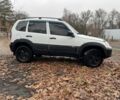 Белый Шевроле Нива, объемом двигателя 1.7 л и пробегом 158 тыс. км за 5800 $, фото 2 на Automoto.ua