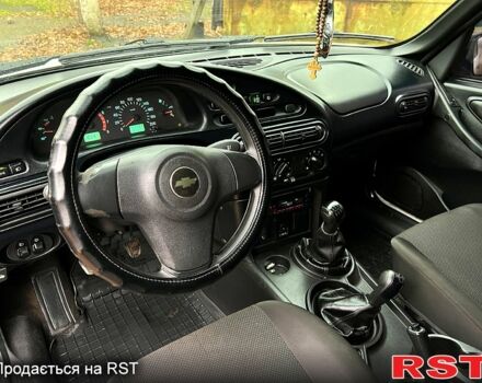 Белый Шевроле Нива, объемом двигателя 1.7 л и пробегом 157 тыс. км за 5999 $, фото 6 на Automoto.ua