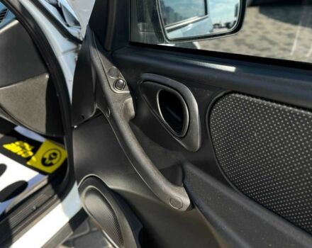 Белый Шевроле Нива, объемом двигателя 1.7 л и пробегом 98 тыс. км за 7500 $, фото 9 на Automoto.ua