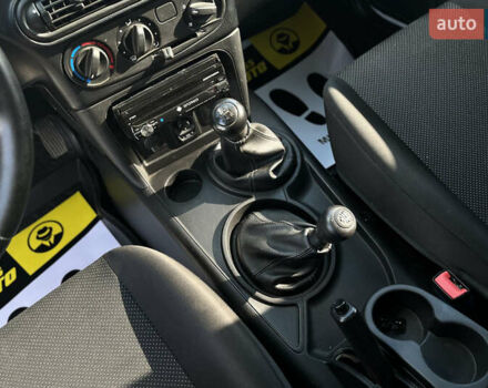 Белый Шевроле Нива, объемом двигателя 1.69 л и пробегом 98 тыс. км за 7500 $, фото 23 на Automoto.ua