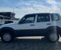 Белый Шевроле Нива, объемом двигателя 1.7 л и пробегом 98 тыс. км за 7500 $, фото 3 на Automoto.ua