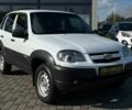 Белый Шевроле Нива, объемом двигателя 1.7 л и пробегом 98 тыс. км за 7500 $, фото 1 на Automoto.ua