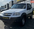 Белый Шевроле Нива, объемом двигателя 1.69 л и пробегом 98 тыс. км за 7500 $, фото 2 на Automoto.ua